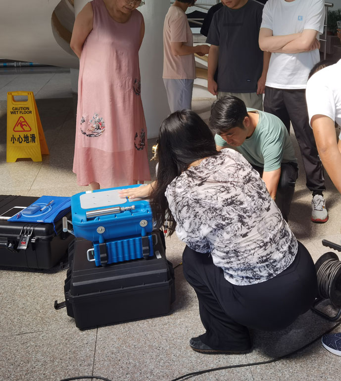 溫嶺市環(huán)境監(jiān)測站PF-300非甲烷總烴分析儀交付驗(yàn)收